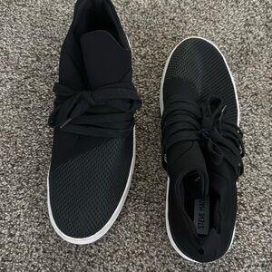 Steve Madden women’s lancer black fashion sneakers